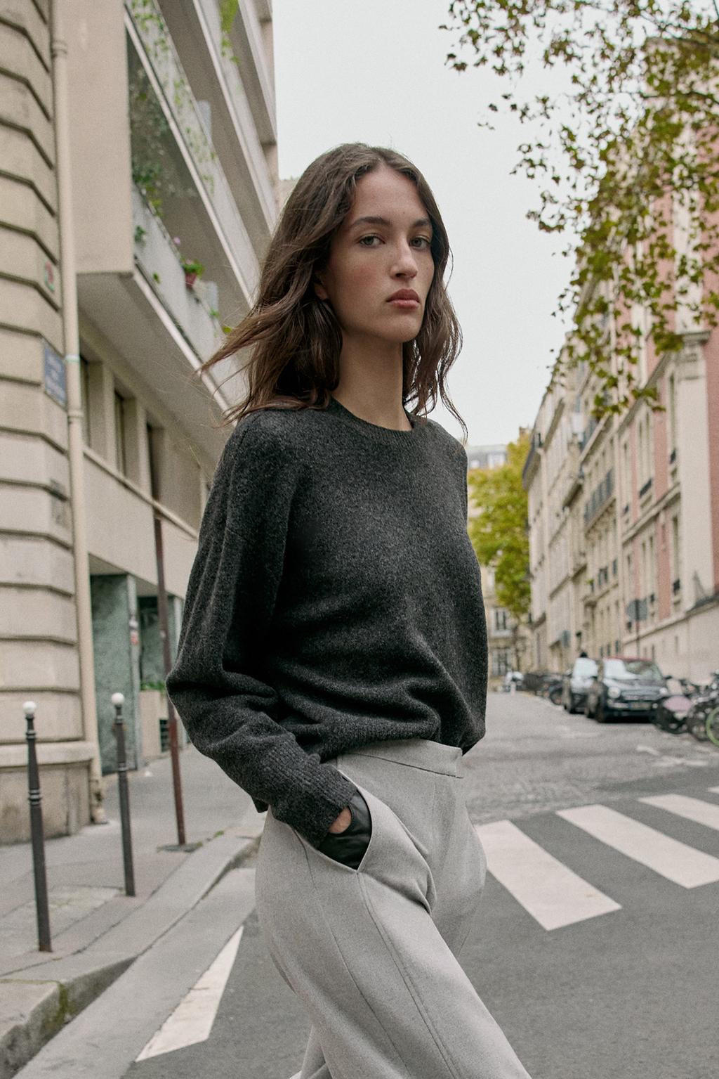 СВИТЕР ИЗ МЯГКОГО ТРИКОТАЖА