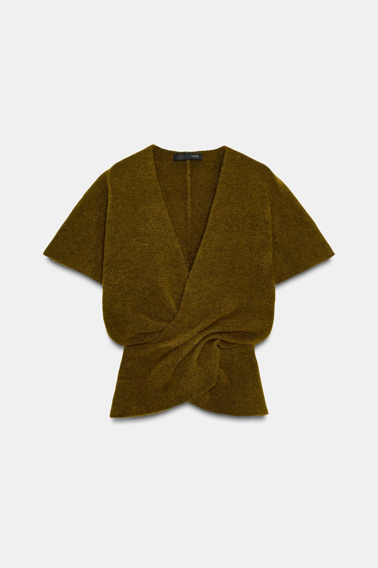 Джемпер из вязаного полотна с драпировкой и короткими рукавами