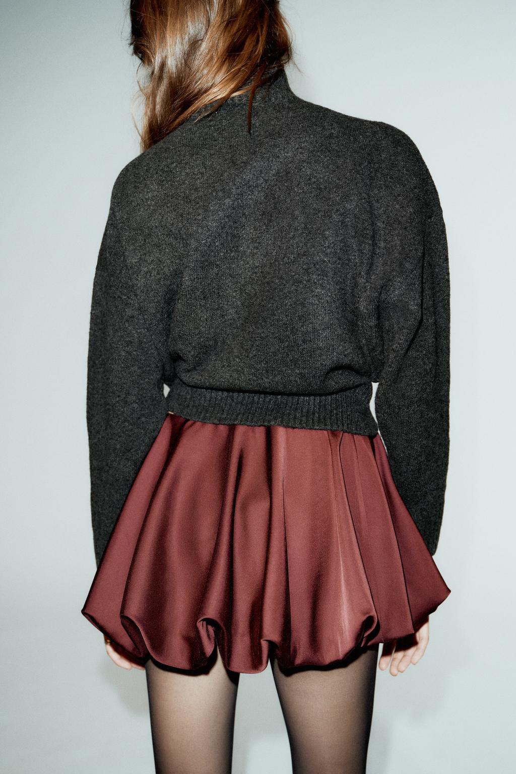 МЯГКИЙ ТРИКОТАЖНЫЙ СВИТЕР С ВОРОТНИКОМ-СТОЙКОЙ