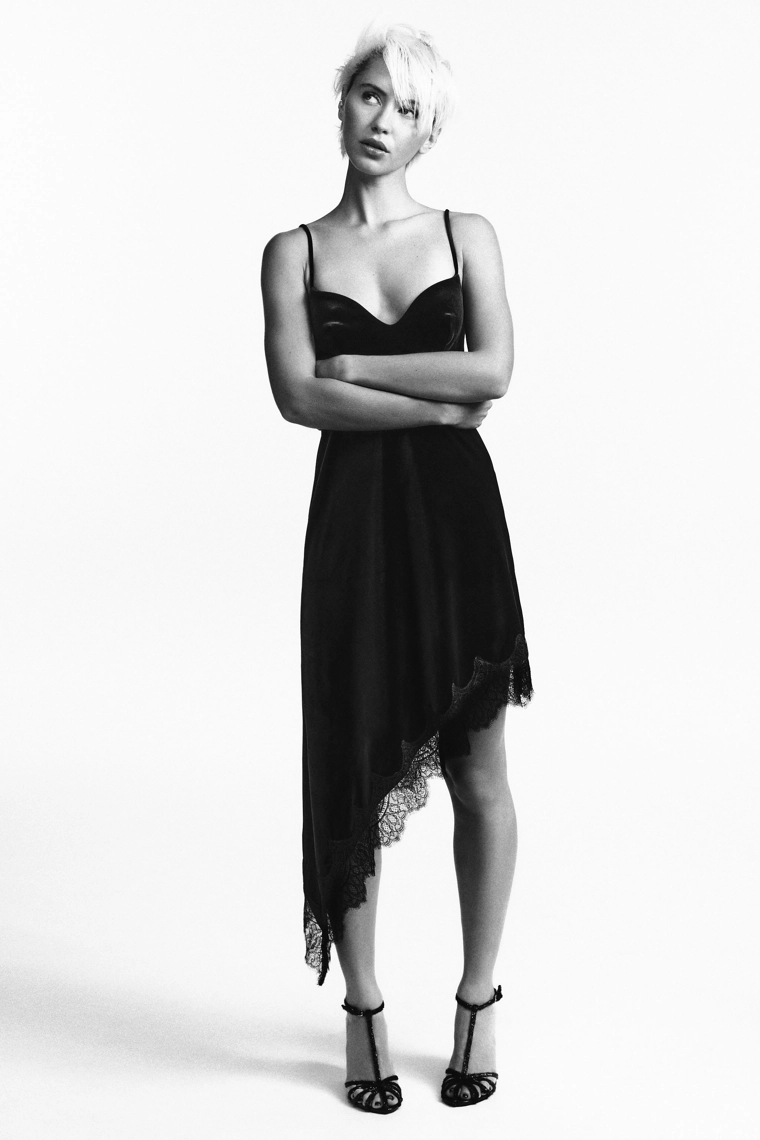 БАРХАТНОЕ ПЛАТЬЕ МИДИ С КРУЖЕВОМ