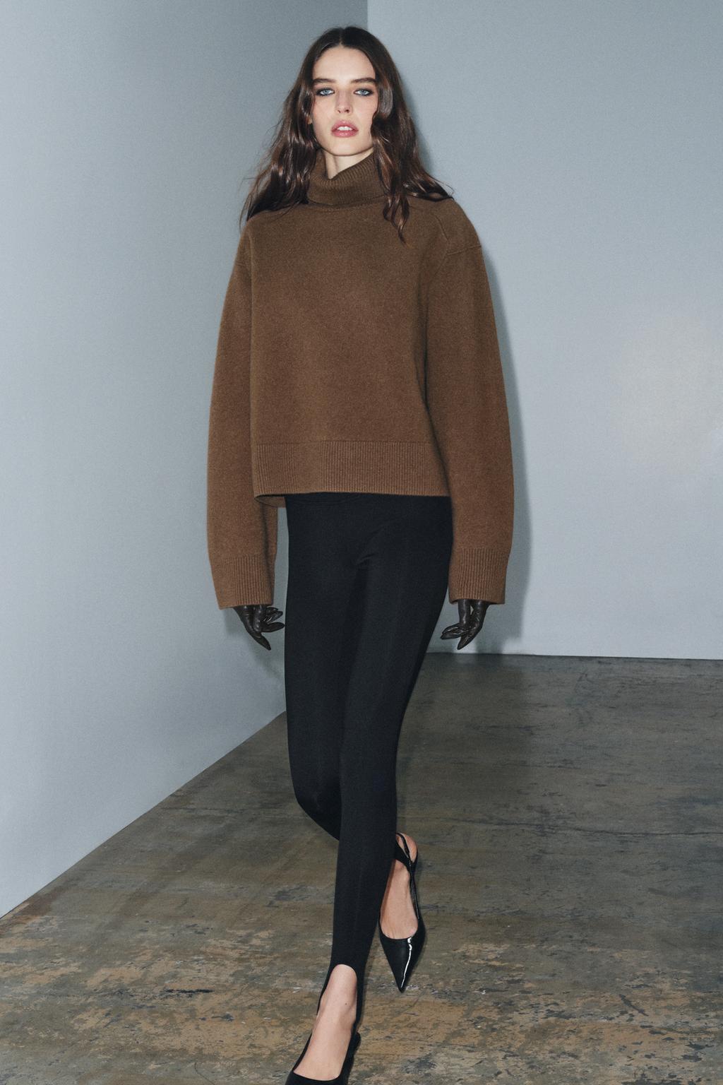 ЛЕГИНСЫ СО ШТРИПКАМИ ИЗ ПОЛИАМИДА