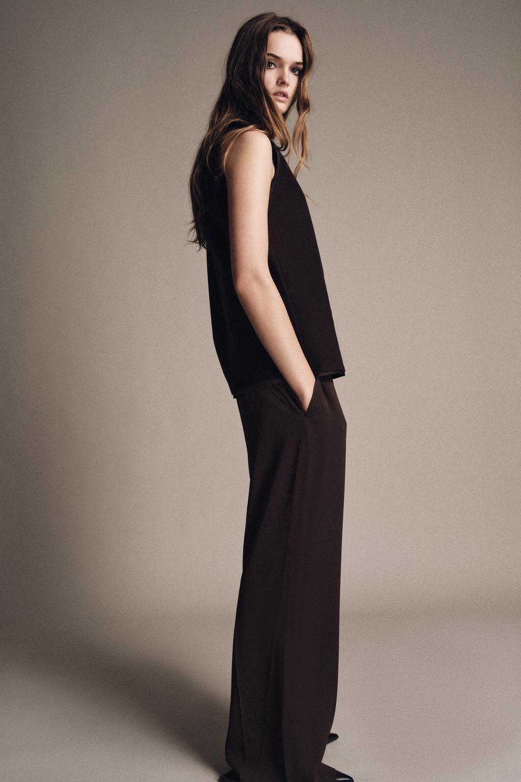 МЯГКИЙ ТОП БЕЗ РУКАВОВ