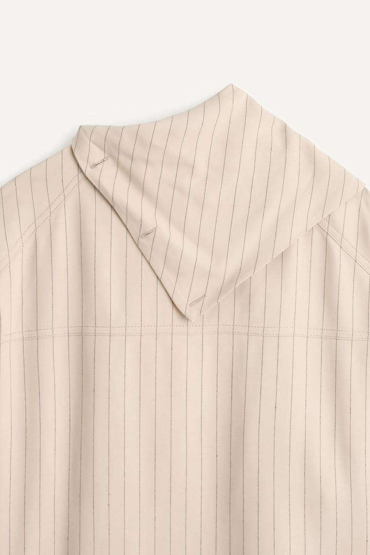 Рубашка с полосками и карманами