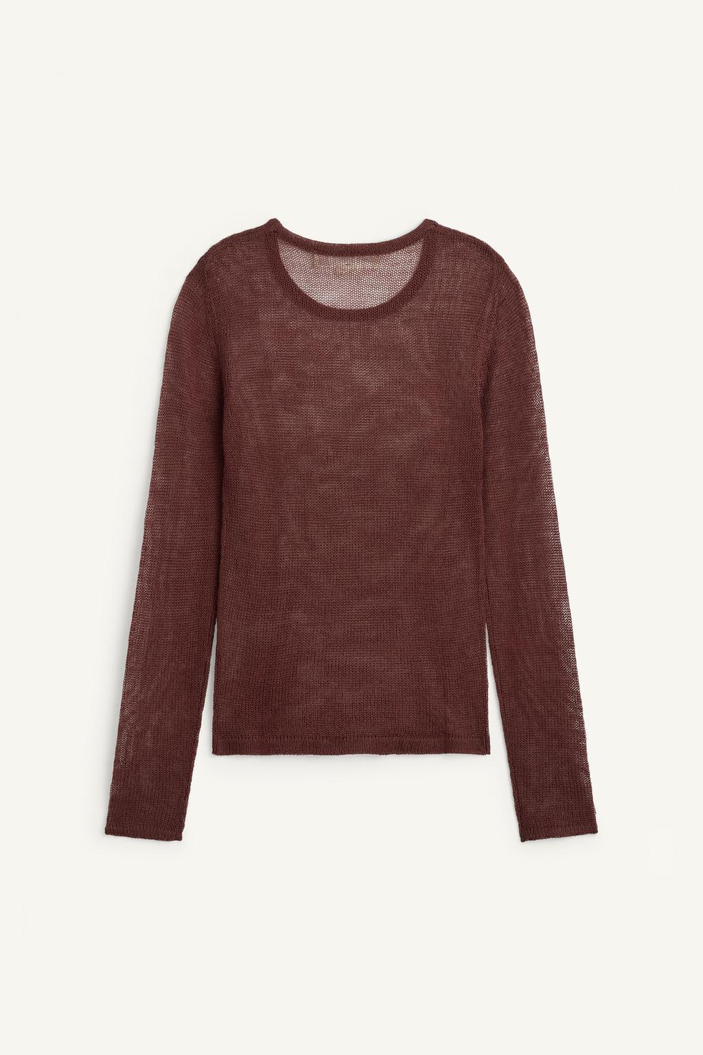 Свитер с высоким воротником