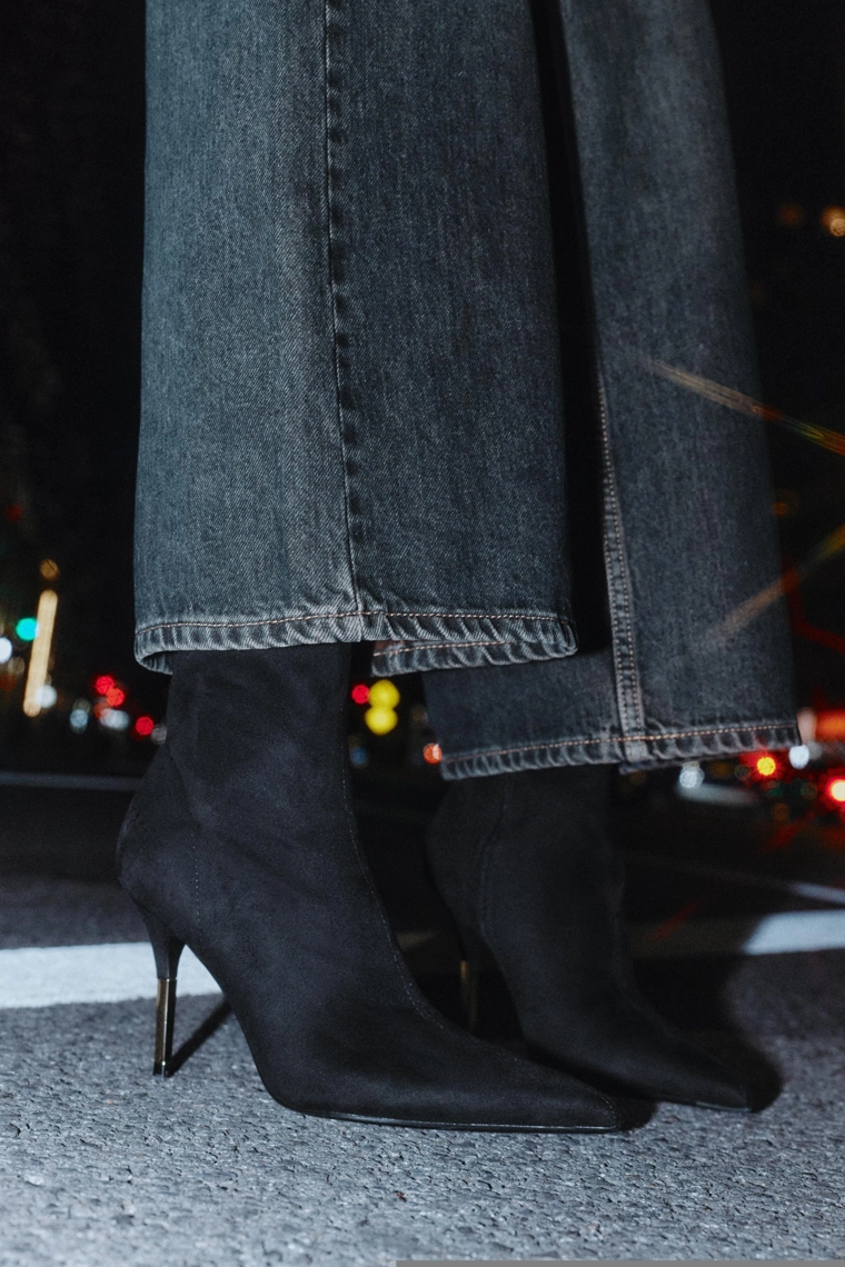 Ботильоны на каблуке с металлическим деталем