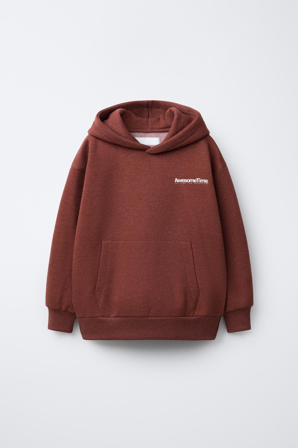 КОМПЛЕКТ ИЗ ТОЛСТОВКИ И БРЮК-ДЖОГГЕРОВ С ТЕКСТОВЫМ ПРИНТОМ