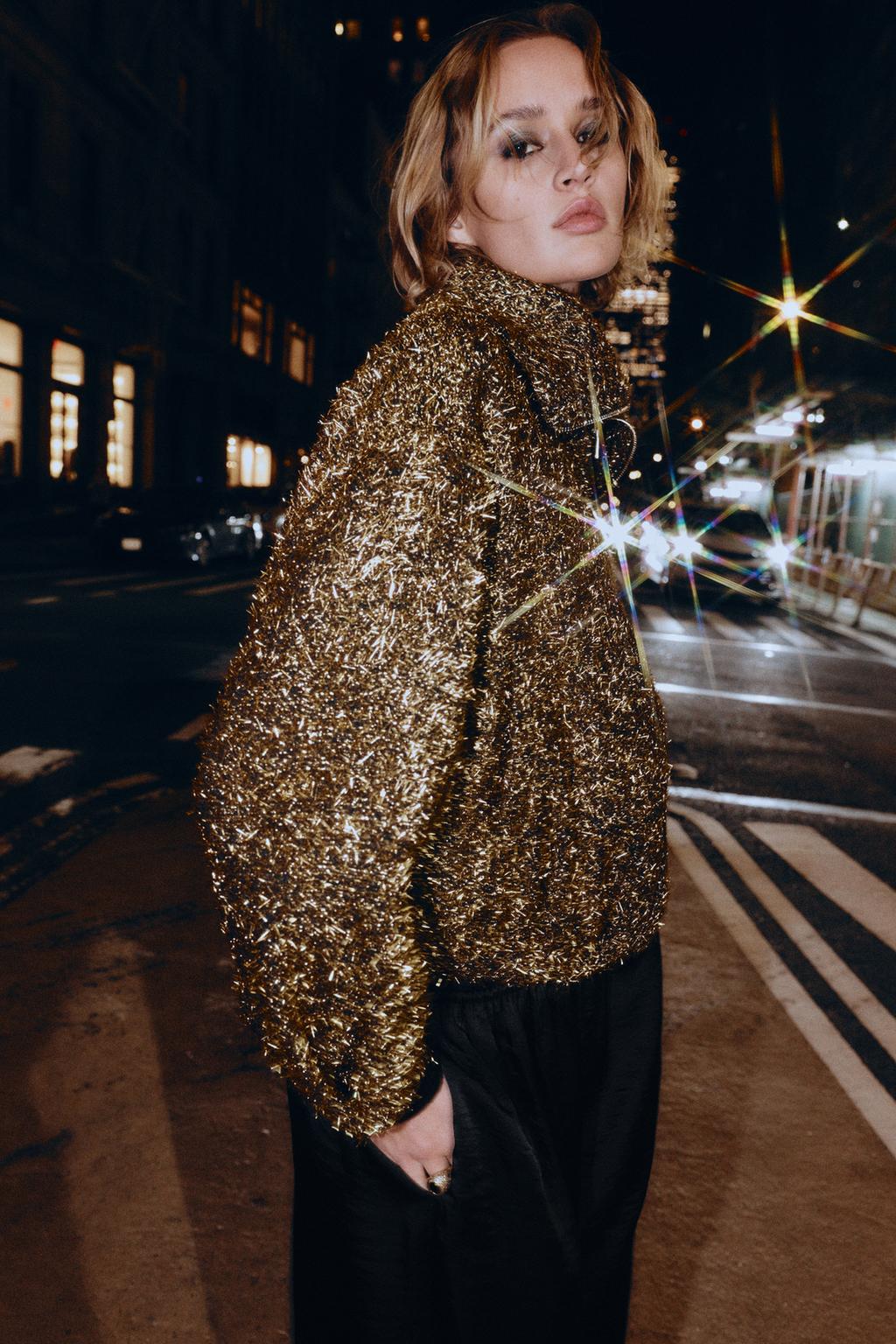 БОМБЕР С МЕТАЛЛИЗИРОВАННОЙ НИТЬЮ