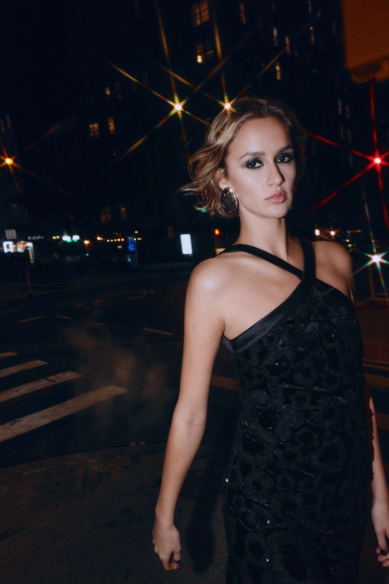 Платье с пайетками zara