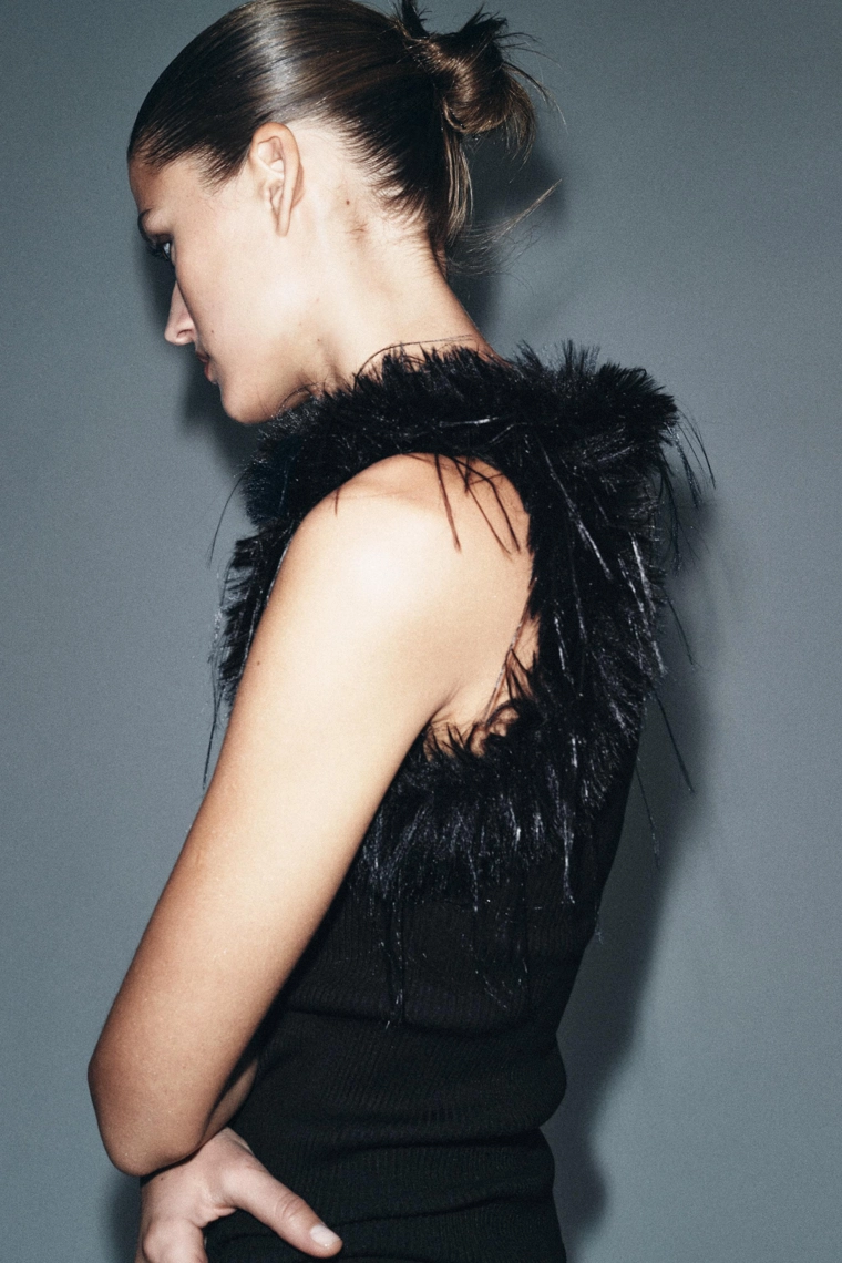 Топ из искусственного меха ребристый