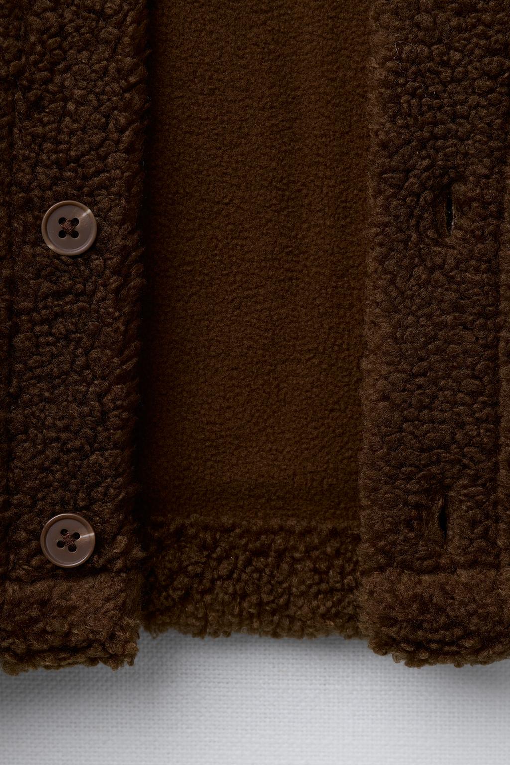 КУРТКА-РУБАШКА ИЗ ИСКУССТВЕННОЙ ОВЧИНЫ С ВЫШИВКОЙ