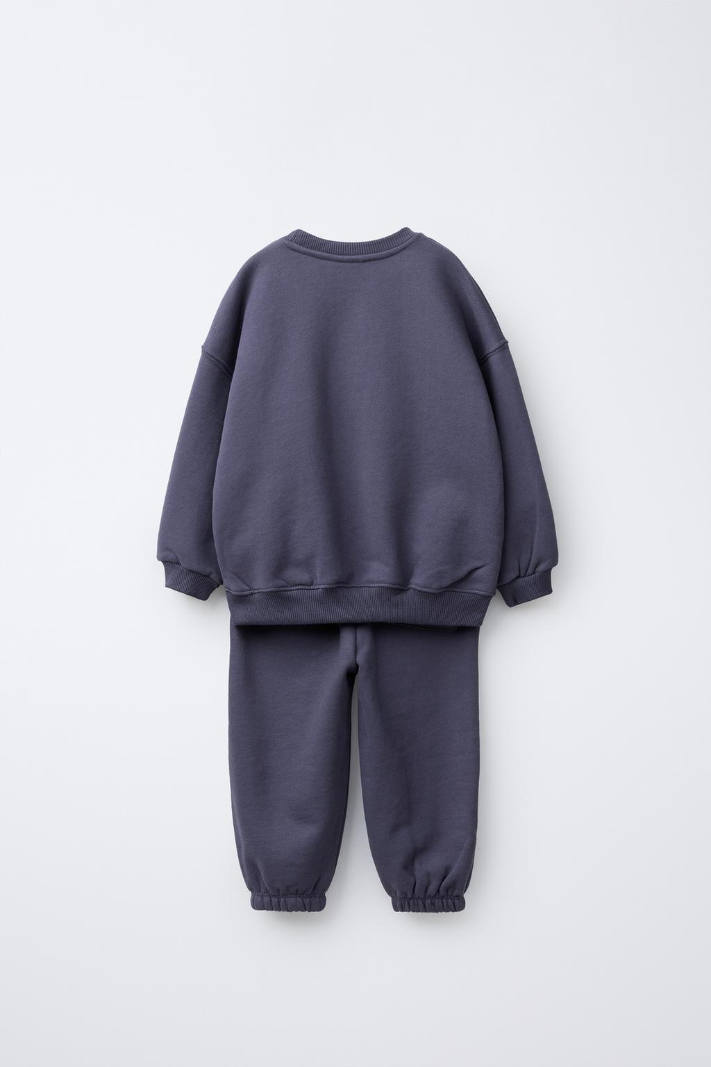 КОМПЛЕКТ ДЛЯ БЕГА, ТОЛСТОВКА И БРЮКИ С ВЫШИТОЙ НАДПИСЬЮ