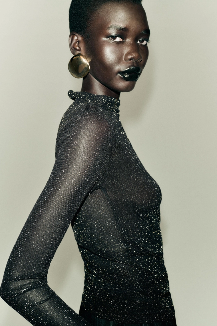 Топ с металлической нитью