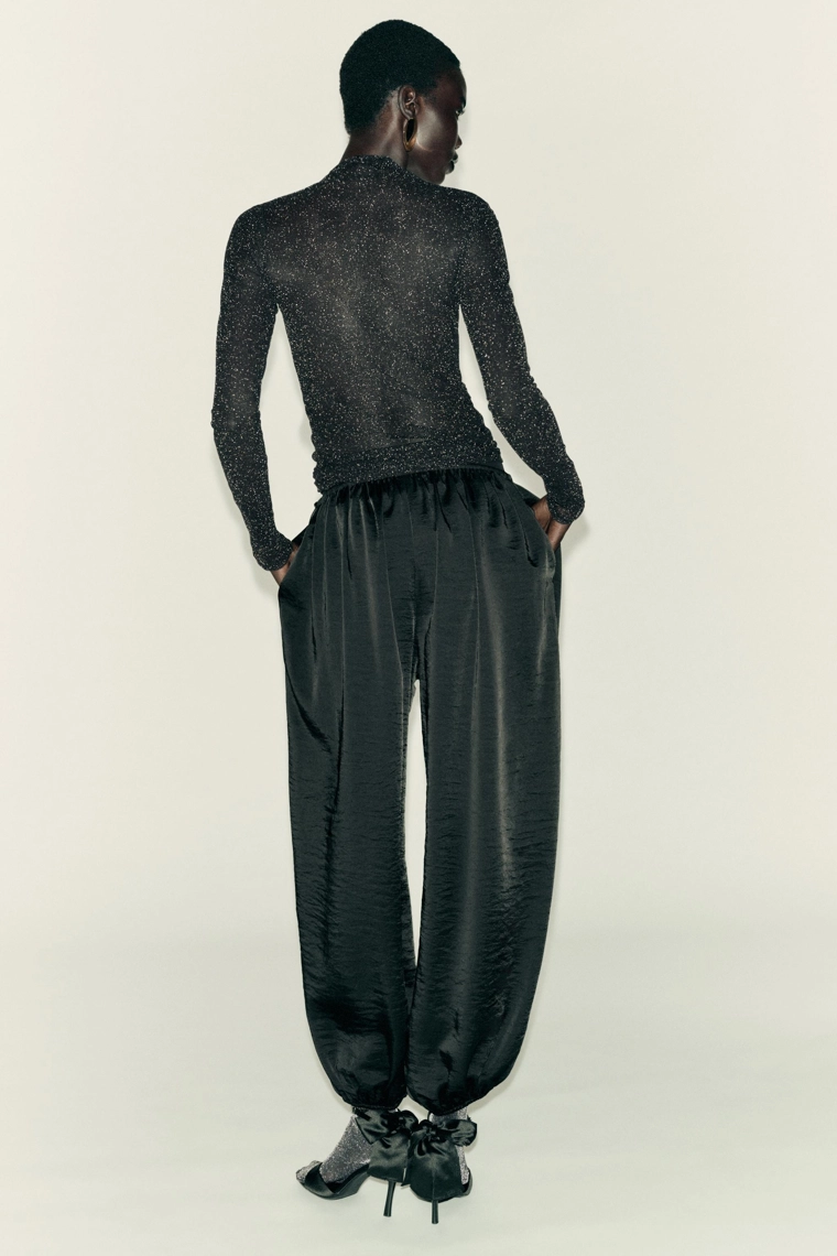 Топ с металлической нитью