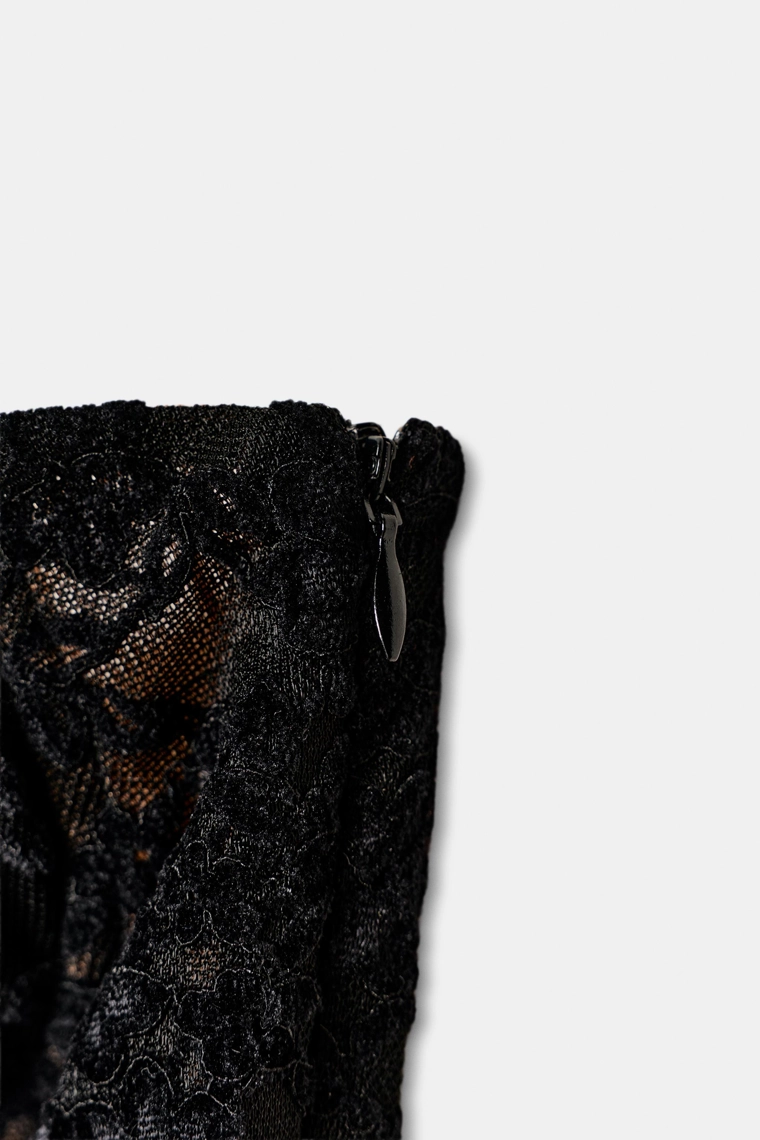 Бархатный кружевной корсет