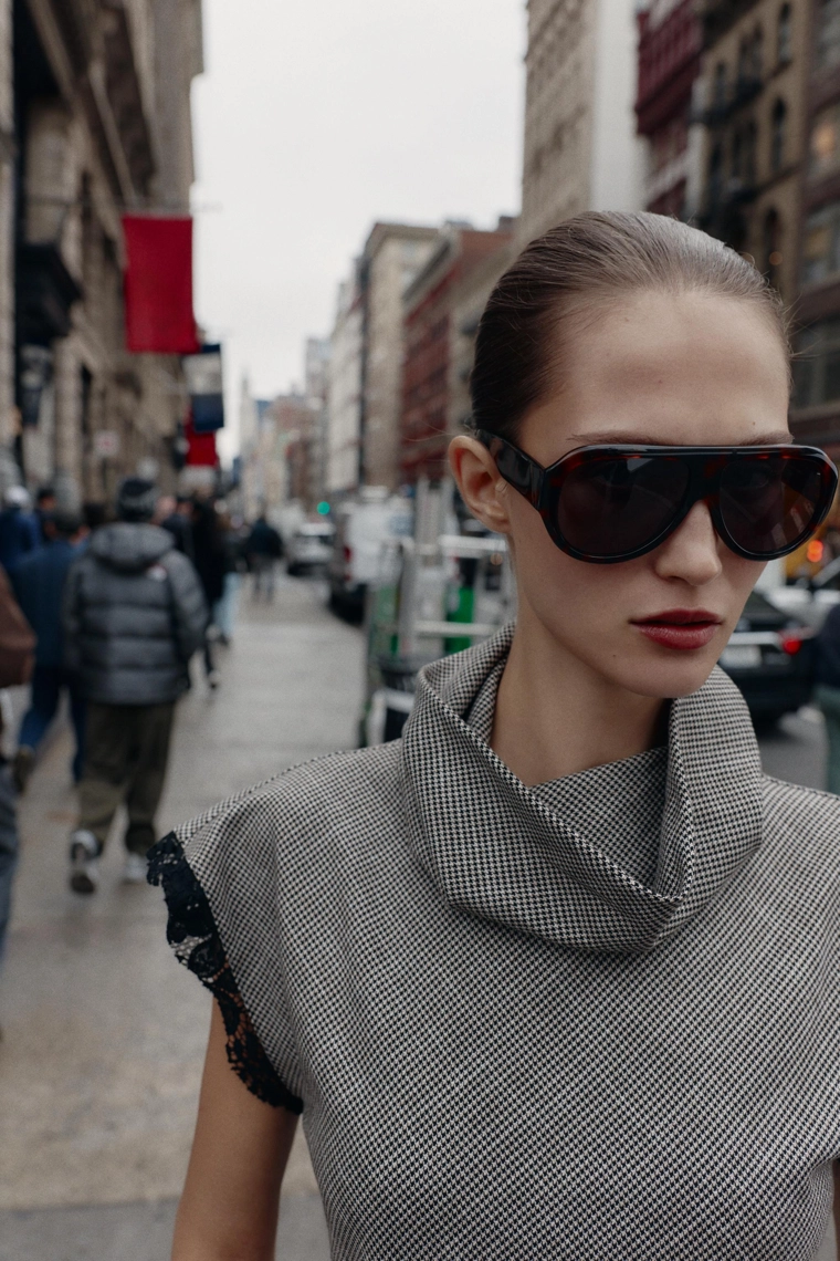 Топ из плетеного кружева в клетку