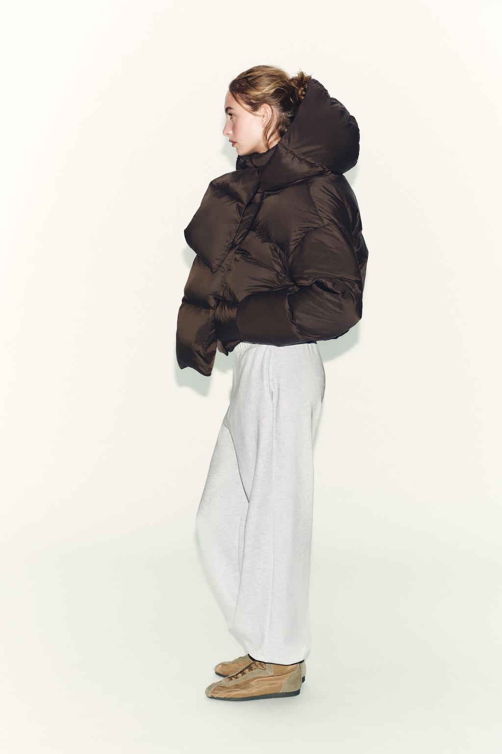 ВОДОНЕПРОНИЦАЕМЫЙ ВЕТРОЗАЩИТНЫЙ ПУХОВИК С КАПЮШОНОМ ИЗ ПЕРА И ПУХА