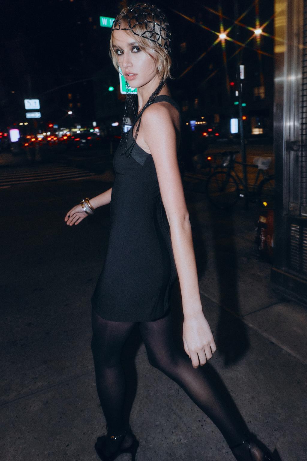 ПРИТАЛЕННОЕ МИНИ-ПЛАТЬЕ