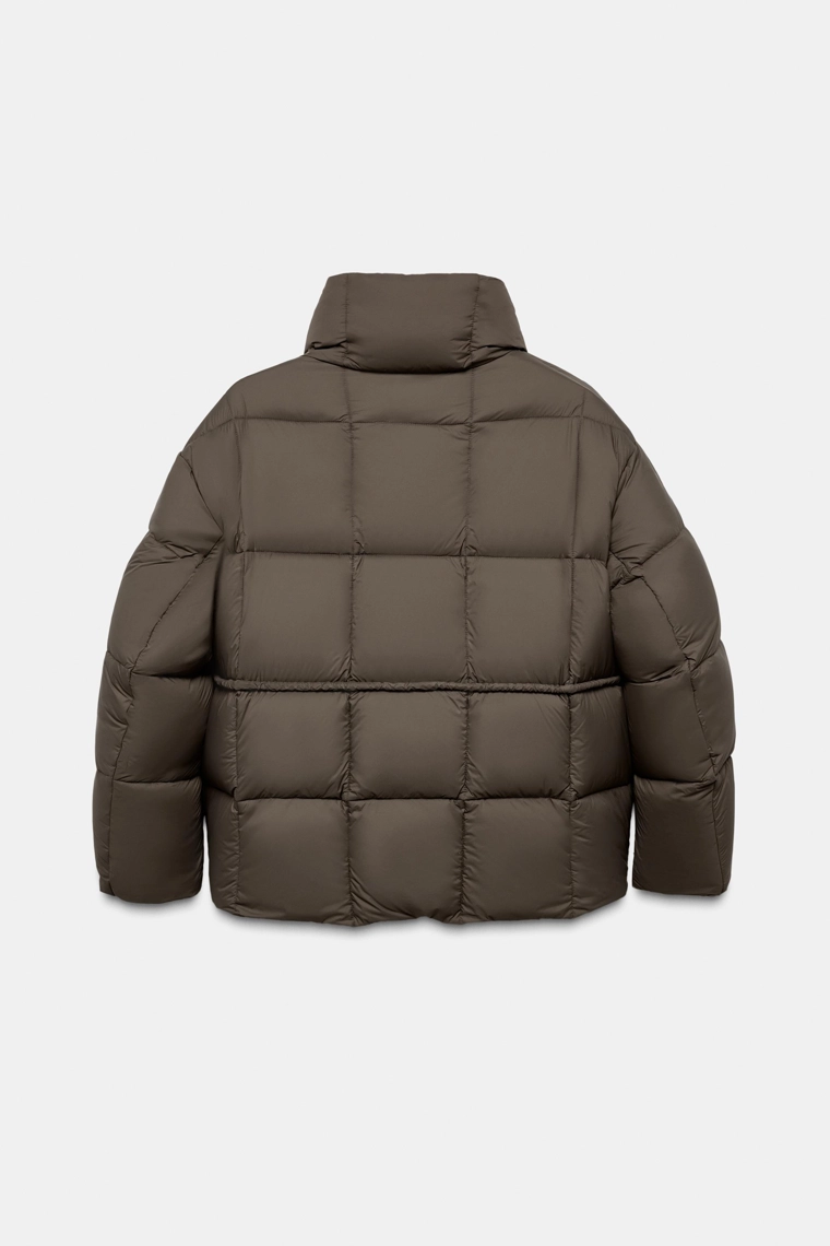 Короткая пуховая куртка с поясом коллекции zwe zara