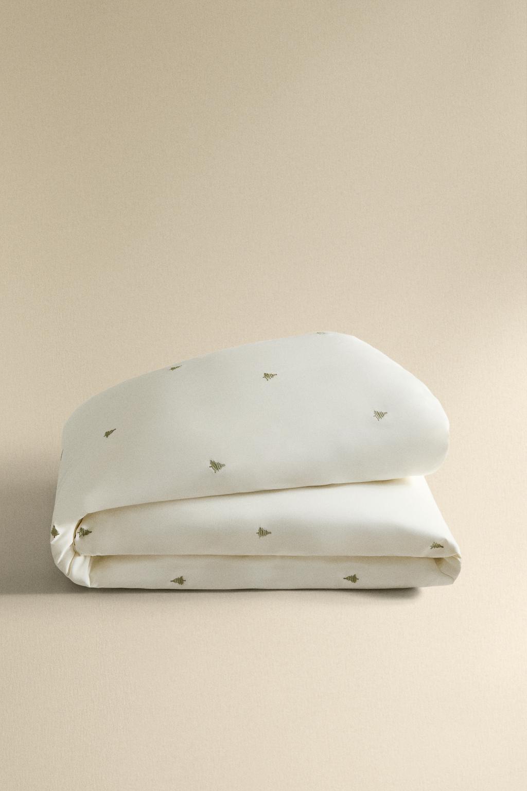 Покрывало из сатина с вышивкой рождественских елок