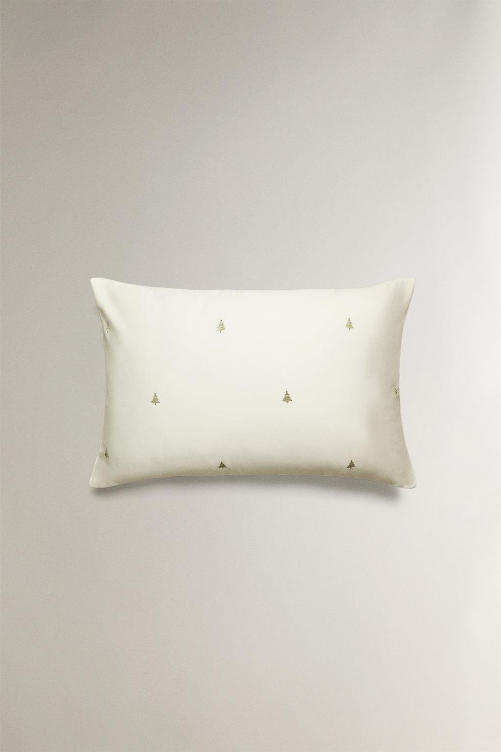 Наволочка из сатина с вышивкой рождество