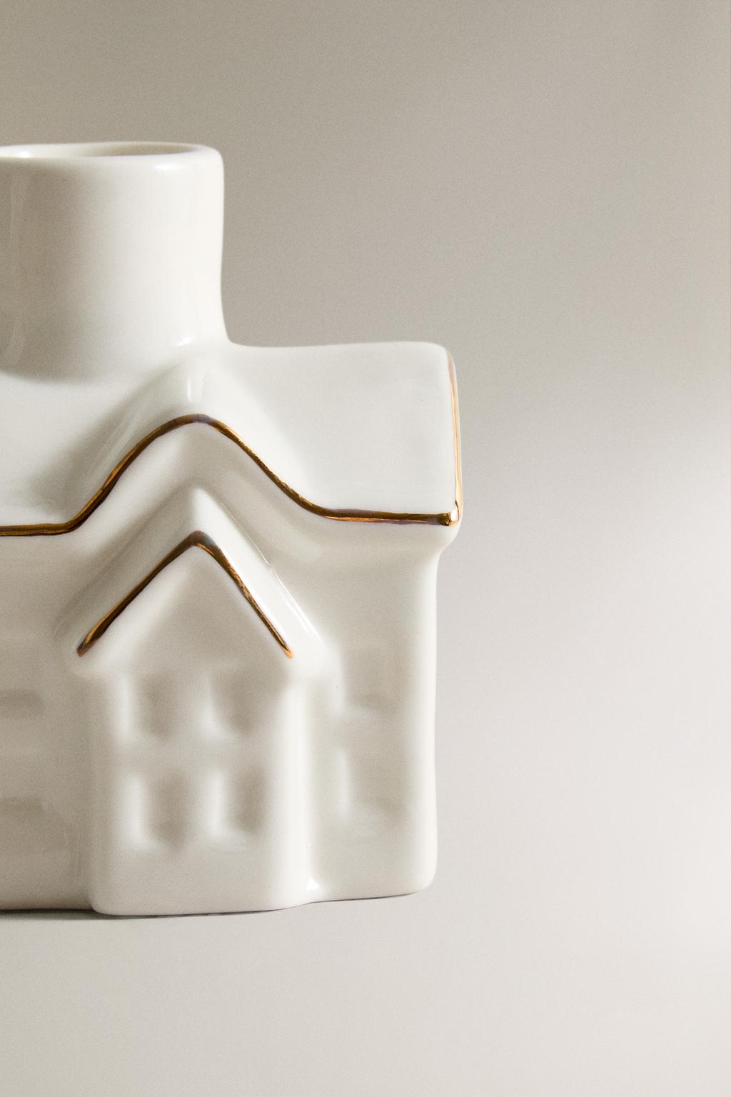 Светильник в форме домика для рождественских свечей с деталями на краю