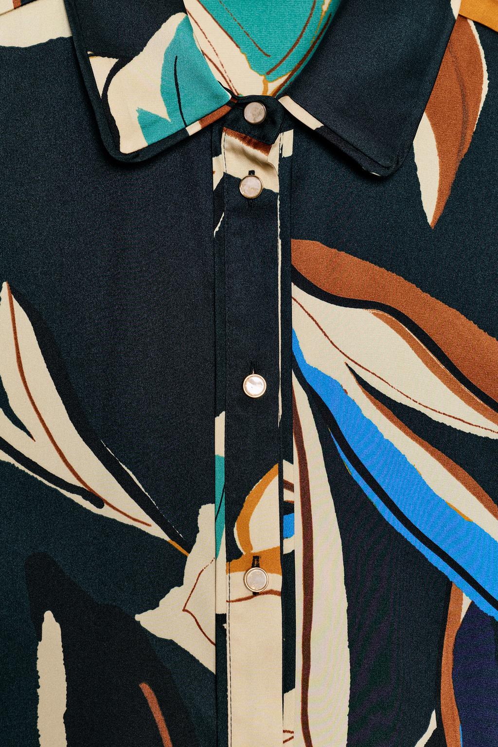 РУБАШКА СТРУЯЩЕГОСЯ КРОЯ С ПРИНТОМ