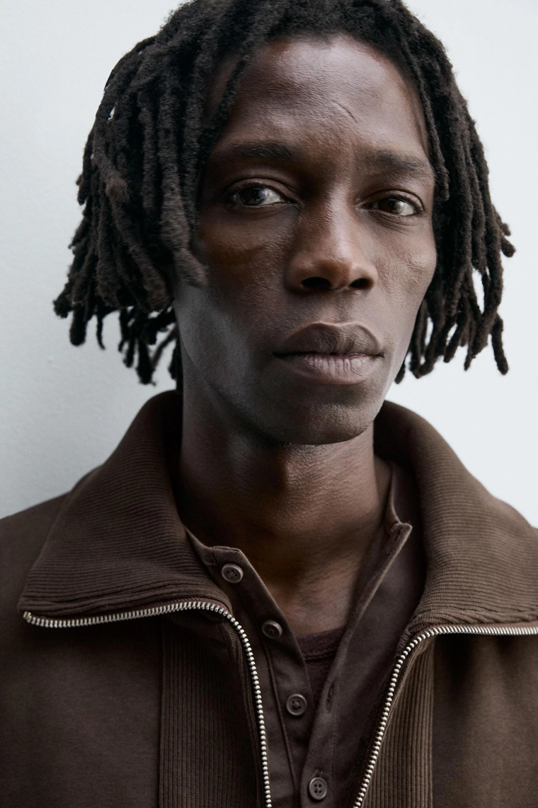 Свитшот с молнией на четверть и ребристыми манжетами