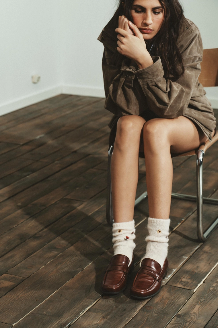 Носки с вышитыми цветами