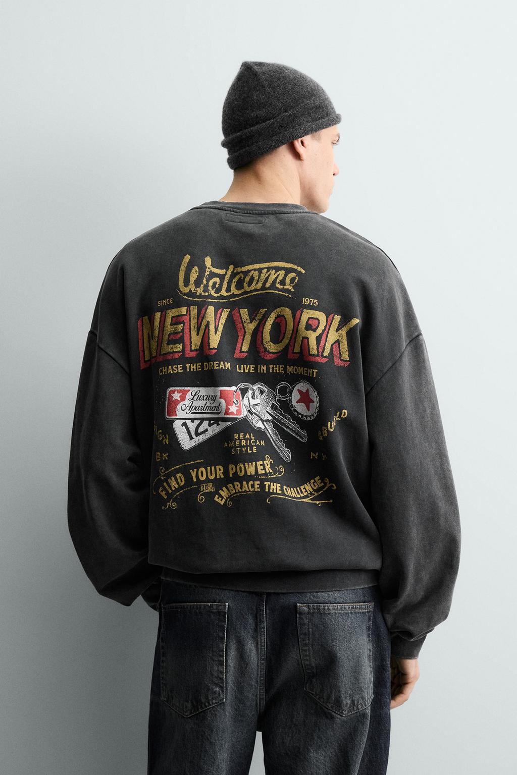 ТОЛСТОВКА С ЭФФЕКТОМ ПОТЕРТОСТИ И НАДПИСЬЮ