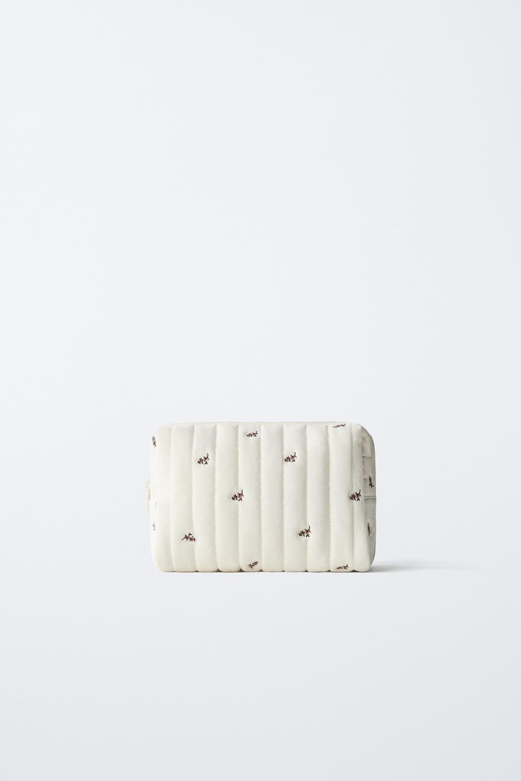 КОСМЕТИЧКА С ЦВЕТОЧНЫМ ПРИНТОМ