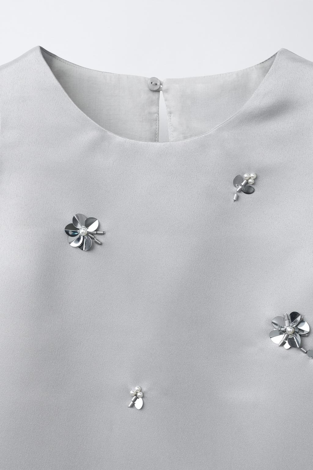 АТЛАСНОЕ ПЛАТЬЕ С ПАЙЕТКАМИ