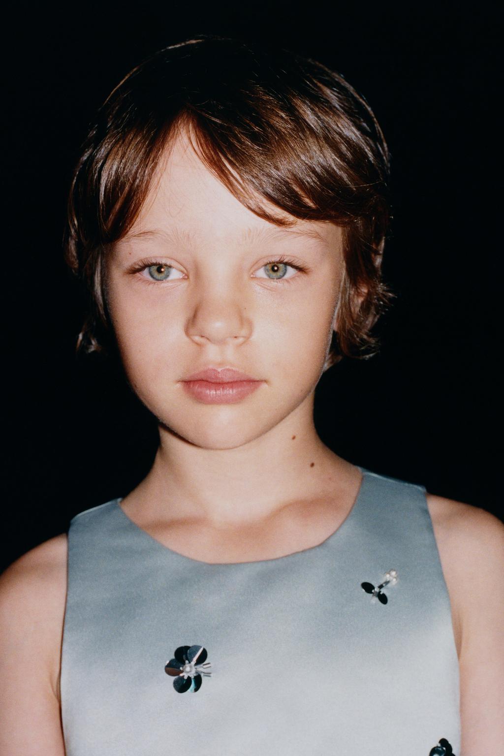 АТЛАСНОЕ ПЛАТЬЕ С ПАЙЕТКАМИ