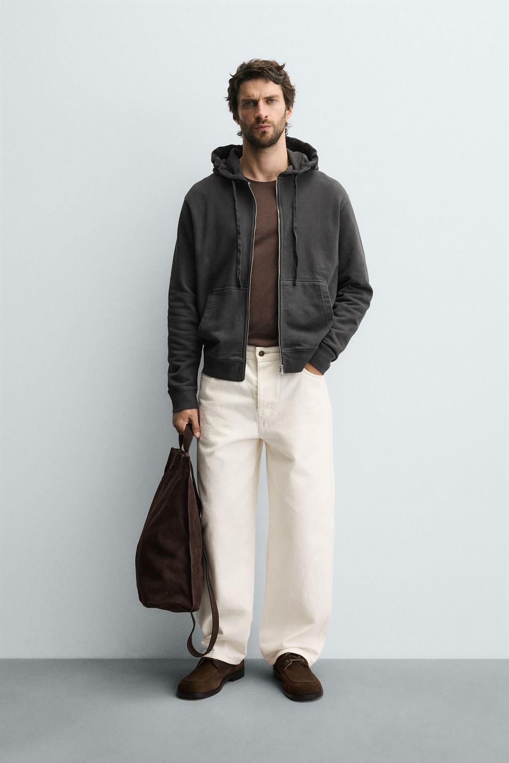 ХУДИ НА МОЛНИИ