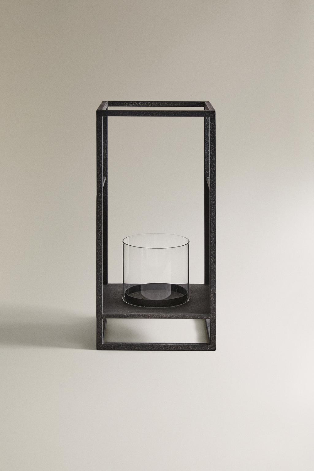 Чёрный металлический фонарь