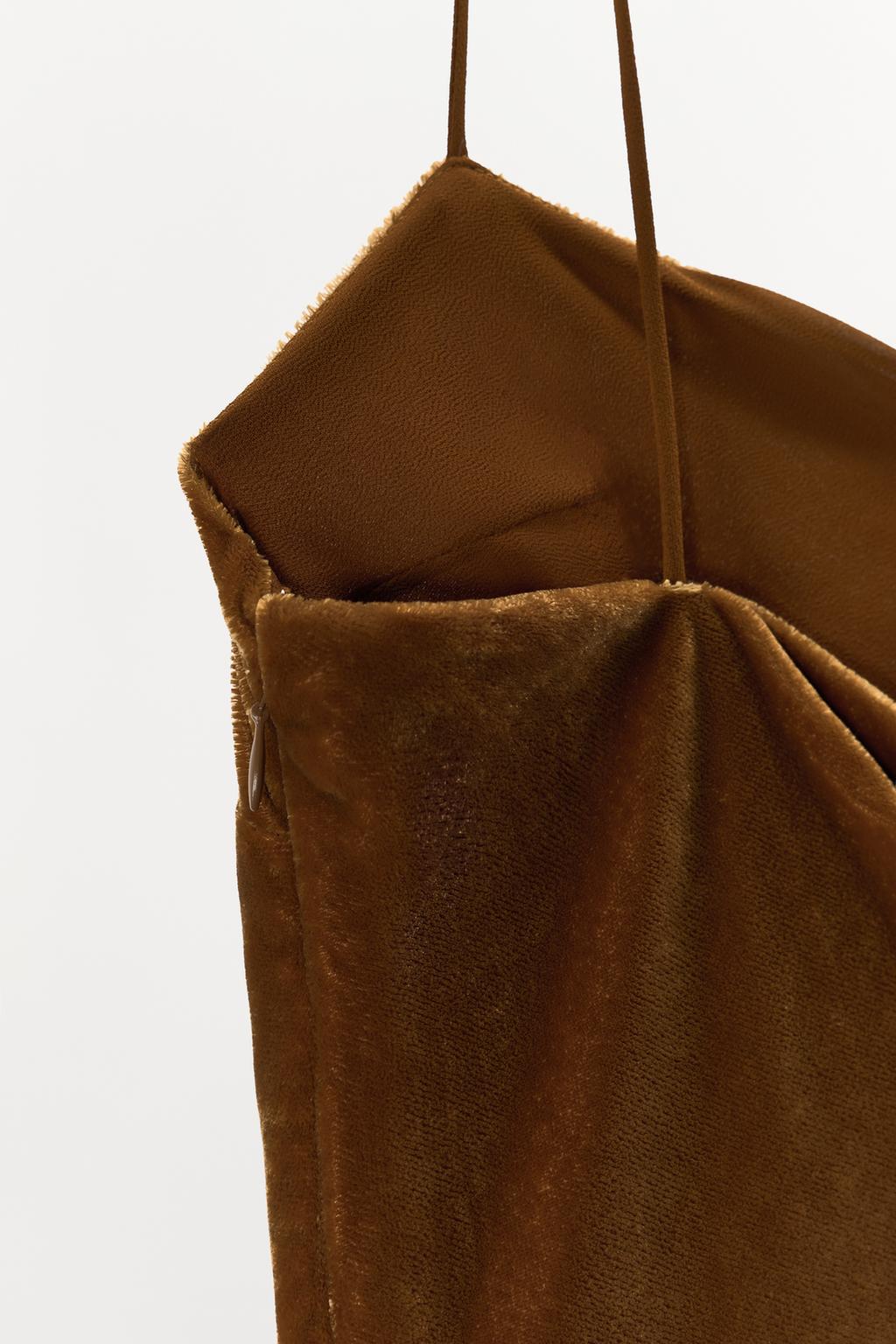 ДЛИННОЕ БАРХАТНОЕ ПЛАТЬЕ СО СБОРКАМИ