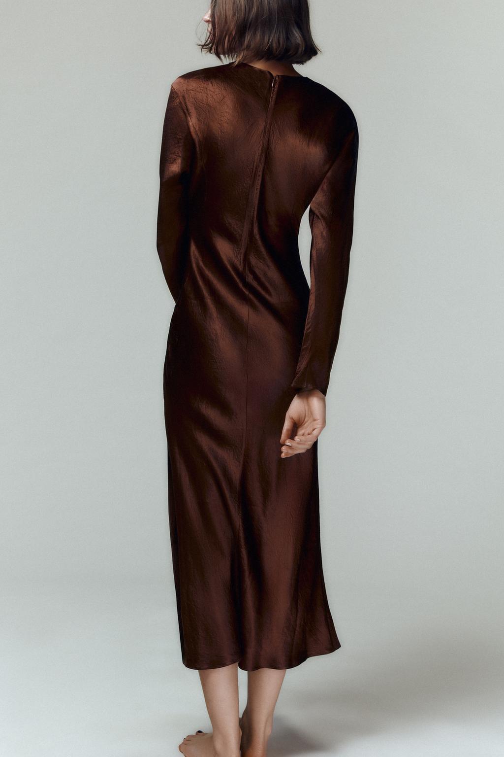 ПЛАТЬЕ МИДИ С ЭФФЕКТОМ МЯТОЙ ТКАНИ И СКЛАДКАМИ