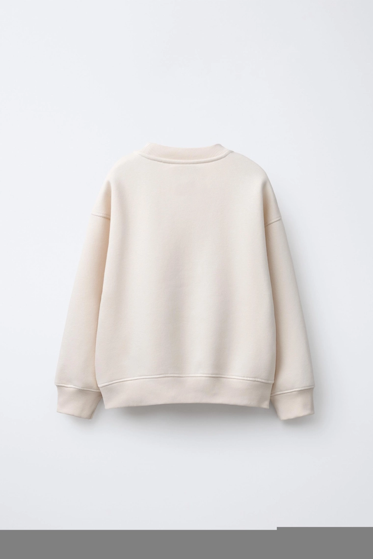 Толстовка с надписью и стразами