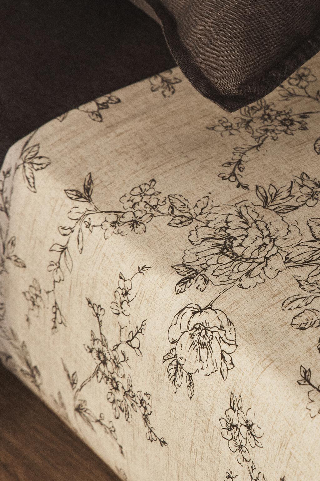 Плоское полотенце с цветочным принтом