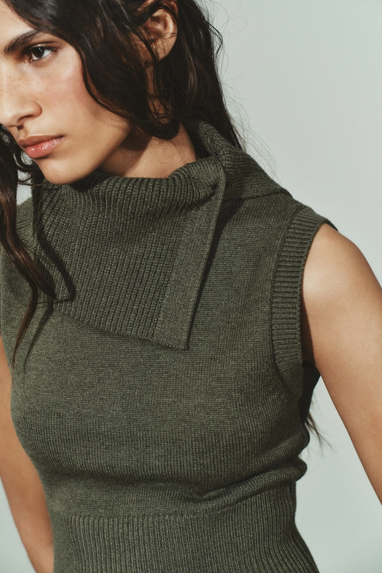 Топ с лацканом