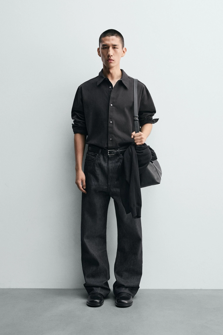 Джинсы свободного покроя с широкими брючинами