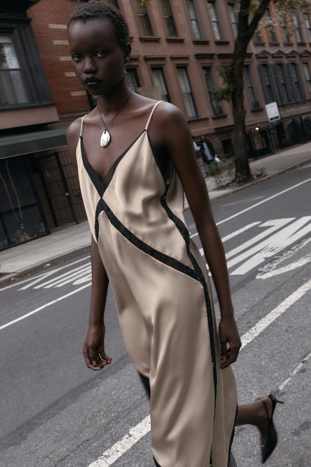 АТЛАСНОЕ ПЛАТЬЕ МИДИ АСИММЕТРИЧНОГО КРОЯ