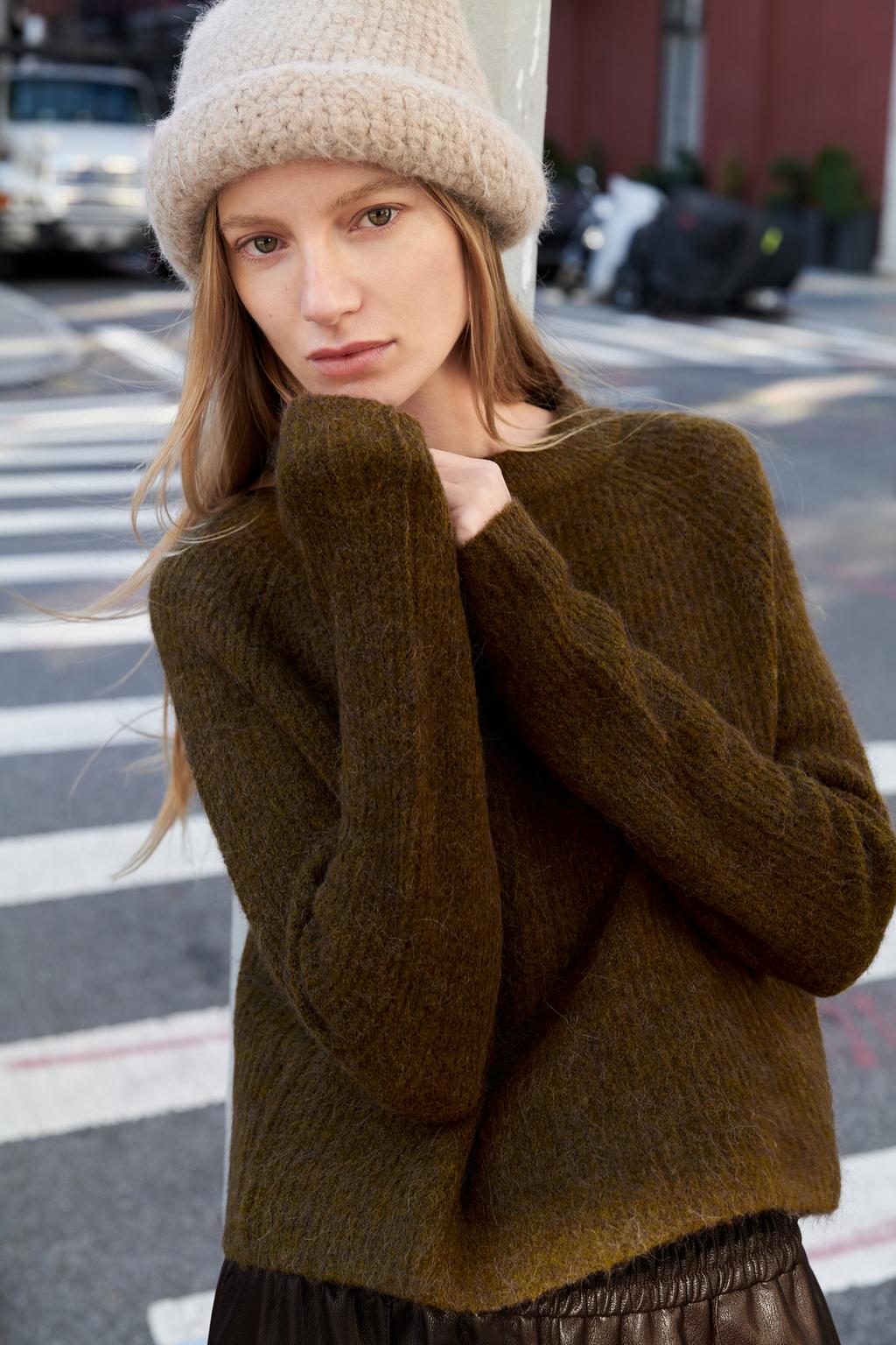 ОБЪЕМНАЯ ШАПКА С ОТВОРОТОМ