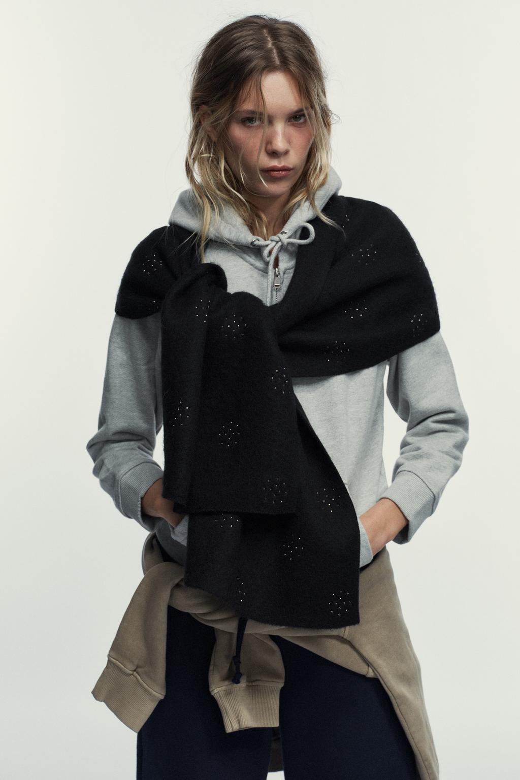 ШАРФ ИЗ ШЕРСТИ СО СТРАЗАМИ