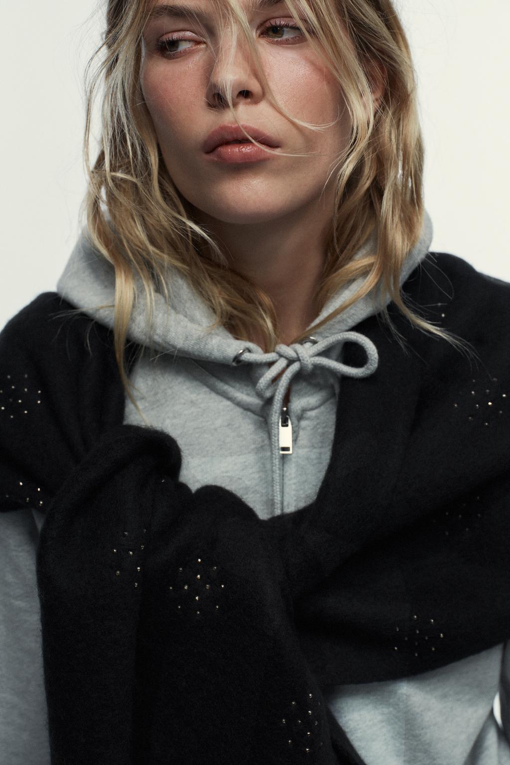 ШАРФ ИЗ ШЕРСТИ СО СТРАЗАМИ