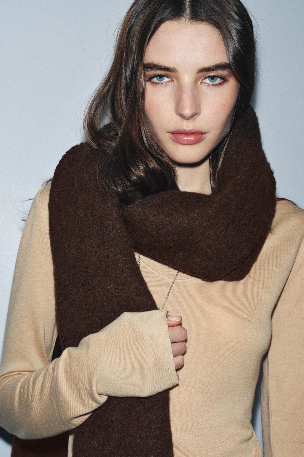 ГЛАДКИЙ МЯГКИЙ ШАРФ С БАХРОМОЙ