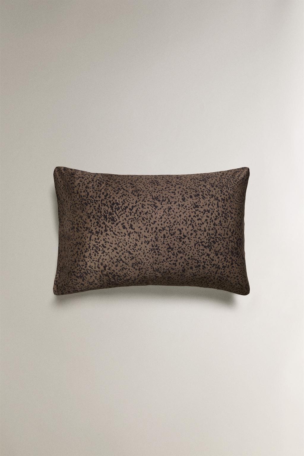 Наволочка с животным принтом