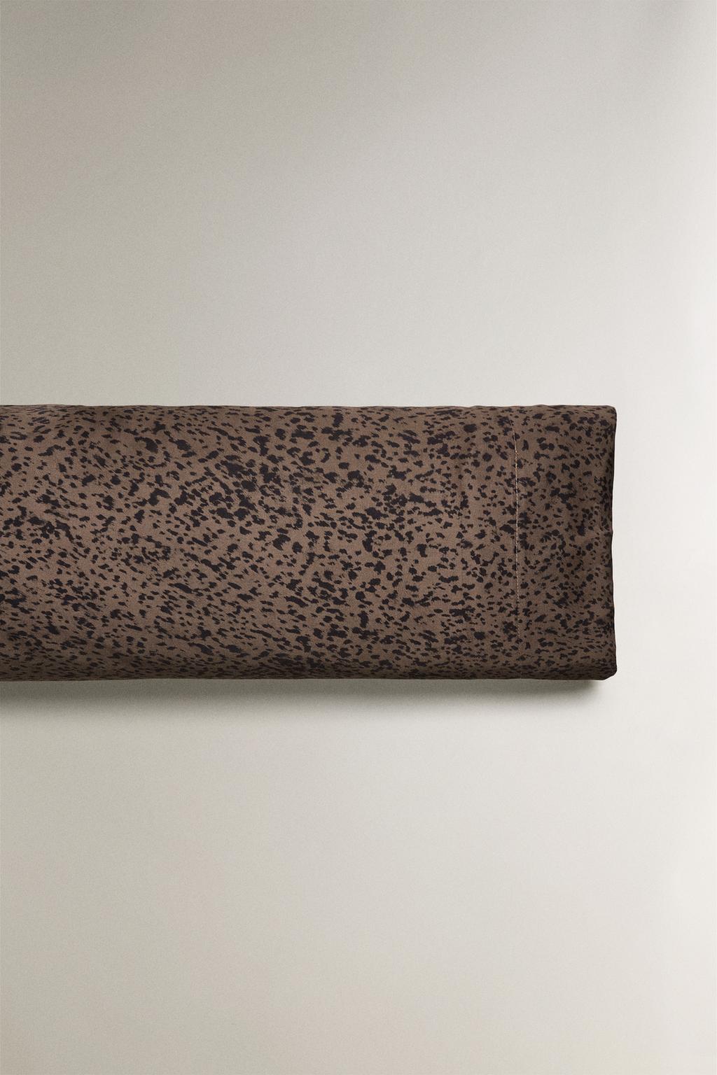 Наволочка с животным принтом