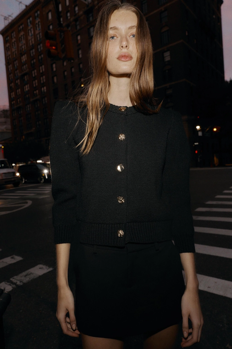 Кардиган с вкладками на плечах