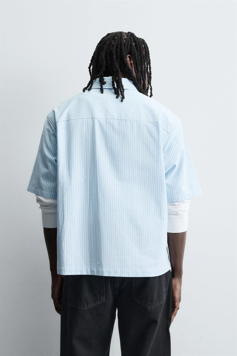 Рубашка в полоску с вышитым узором