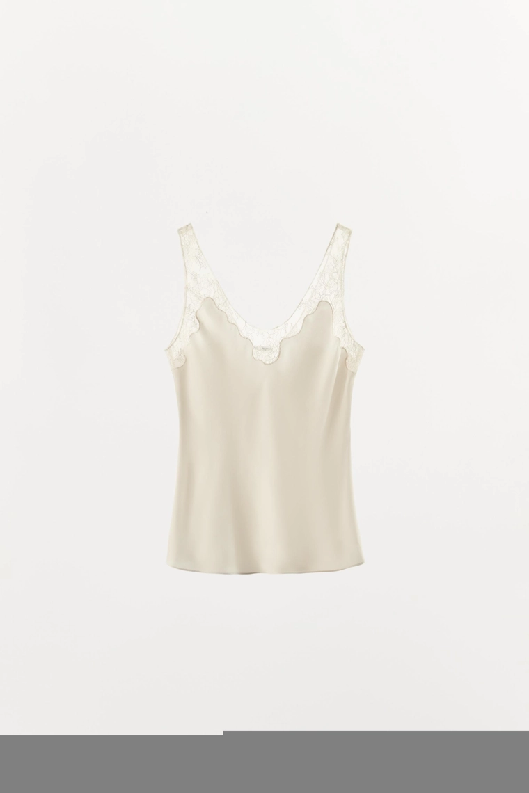Топ-майка из атласа с кружевными оборками